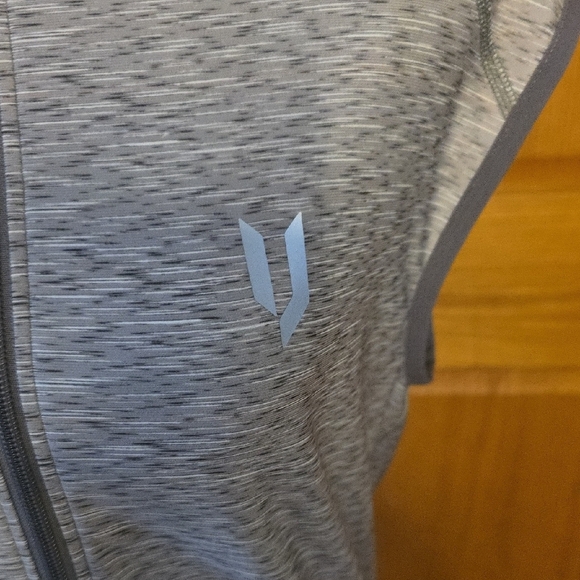Men's Gray Zip-Up Vest - Picture 2 of 4